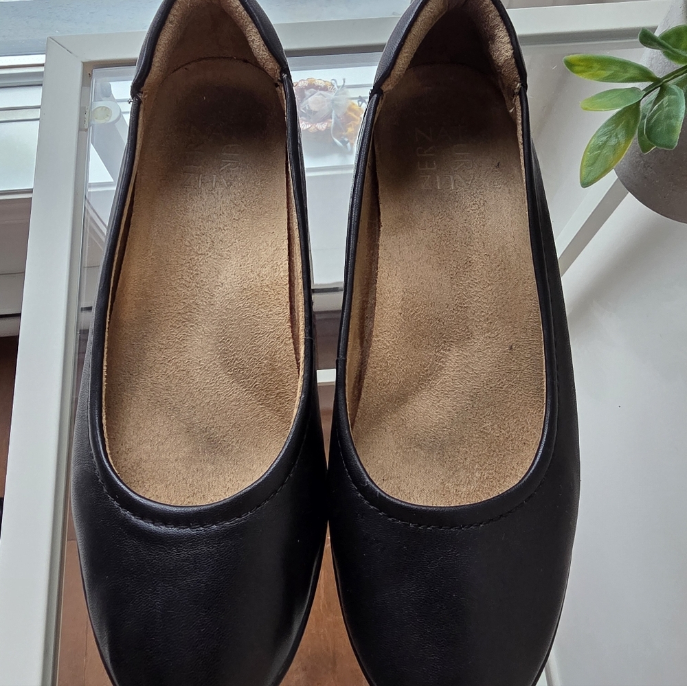 Naturalizer Women's Flats - Black and Tan